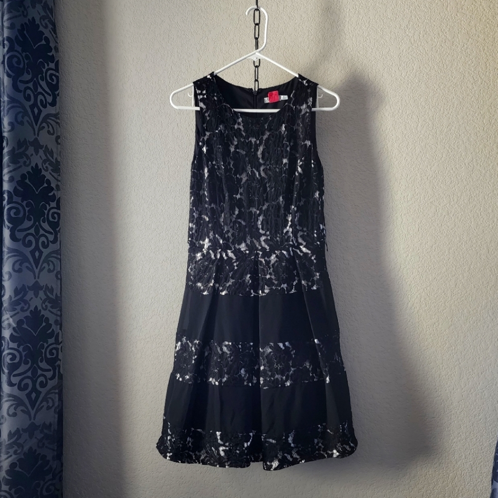 Black and White Lace Fit & Flare Dress size 8